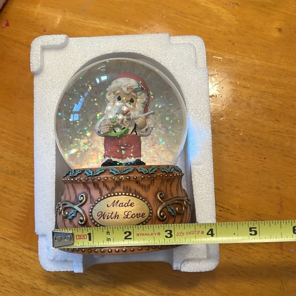 Precious Moments Musical Snow Globe. “Made with Love”. New in box - Picture 10 of 11